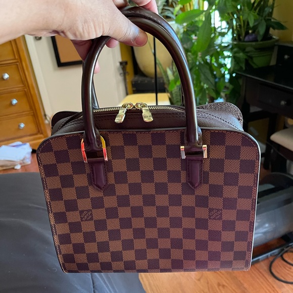Authentic DE Louis Vuitton Triana Tote - Picture 15 of 15